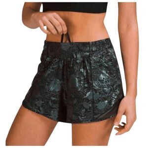 LULULEMON ATHLETICA Hotty Hot Low-Rise Short Size 4Tall